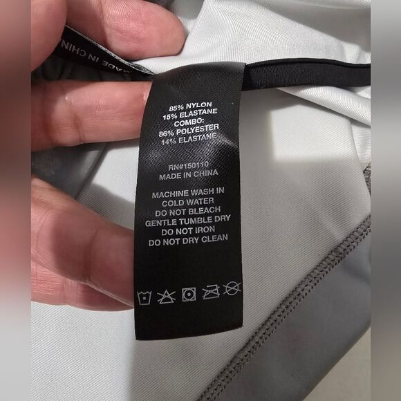 Peloton Reflective Active Jacket Size Large In Black - Picture 5 of 10